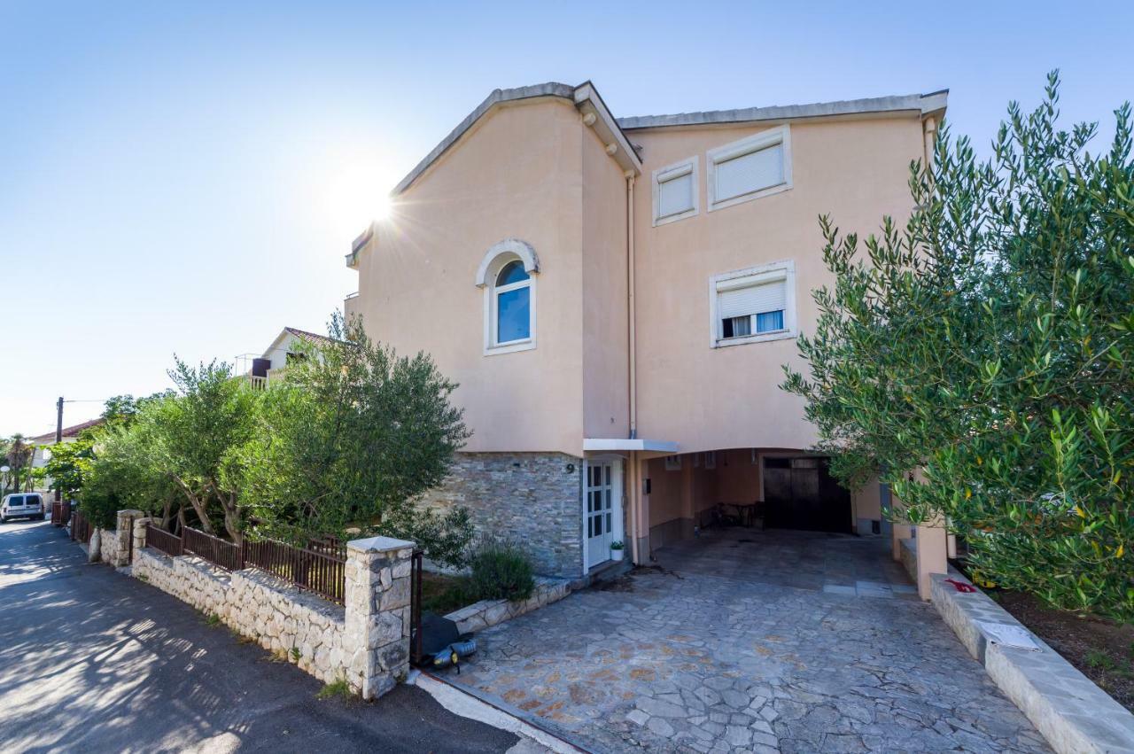 Mihael Apartman Zára Kültér fotó