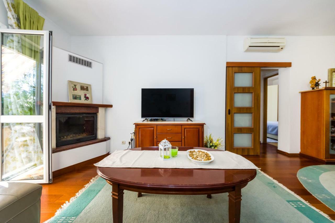 Mihael Apartman Zára Kültér fotó