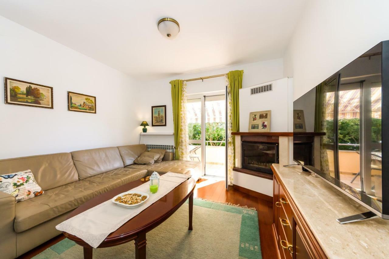 Mihael Apartman Zára Kültér fotó